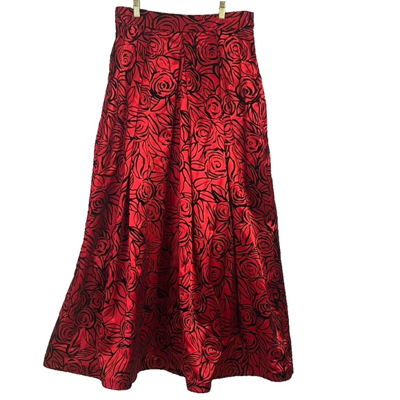 Chetta B Evening Formal Maxi Skirt Womens Size 12 Red Satin Black Velvet Roses - Picture 1 of 13